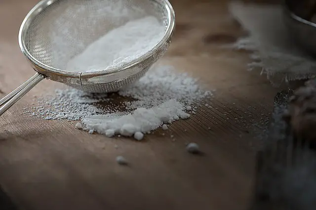 icing sugar and baking powder and ants