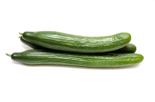 zucchini companion plants cucumbers